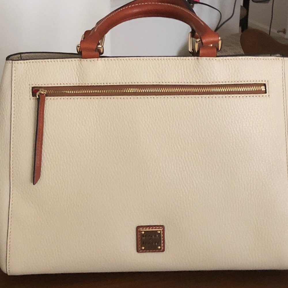 Dooney&Bourke Satchel